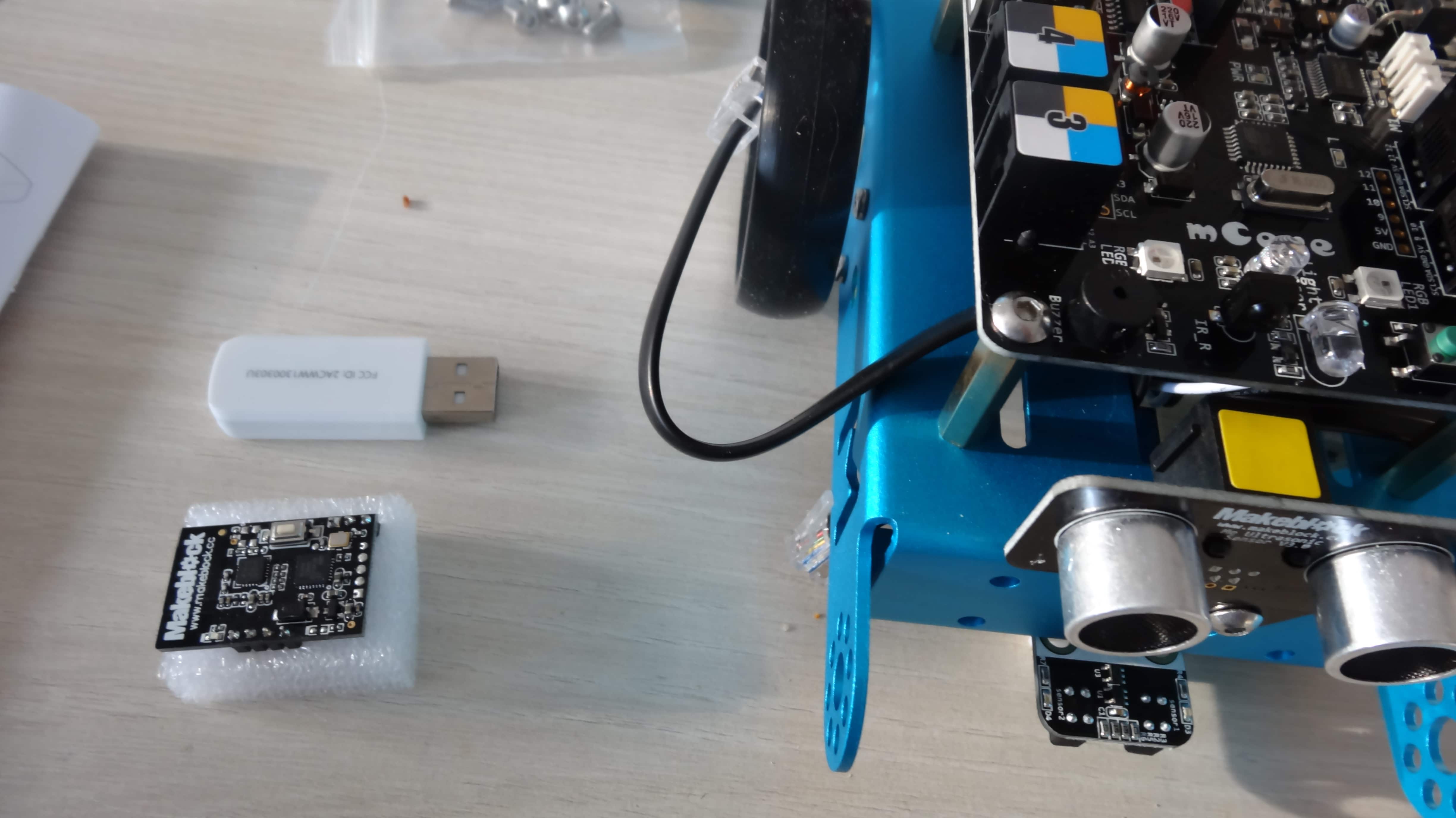 mbot-blue-un-robot-educatif-et-programmable-en-version-2-4-g-tres-interessant-legaragedupc-fr-34