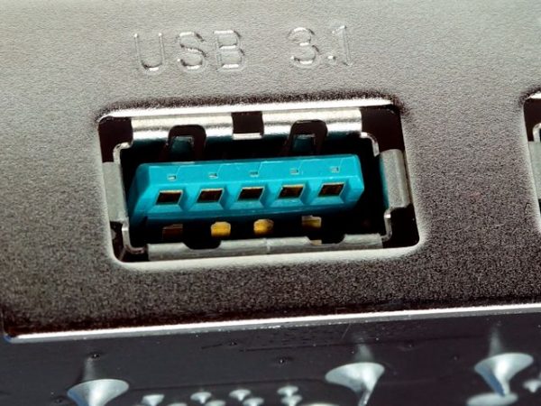 Connaissez-vous toutes les normes USB ? par AZAMOS - SOSPC